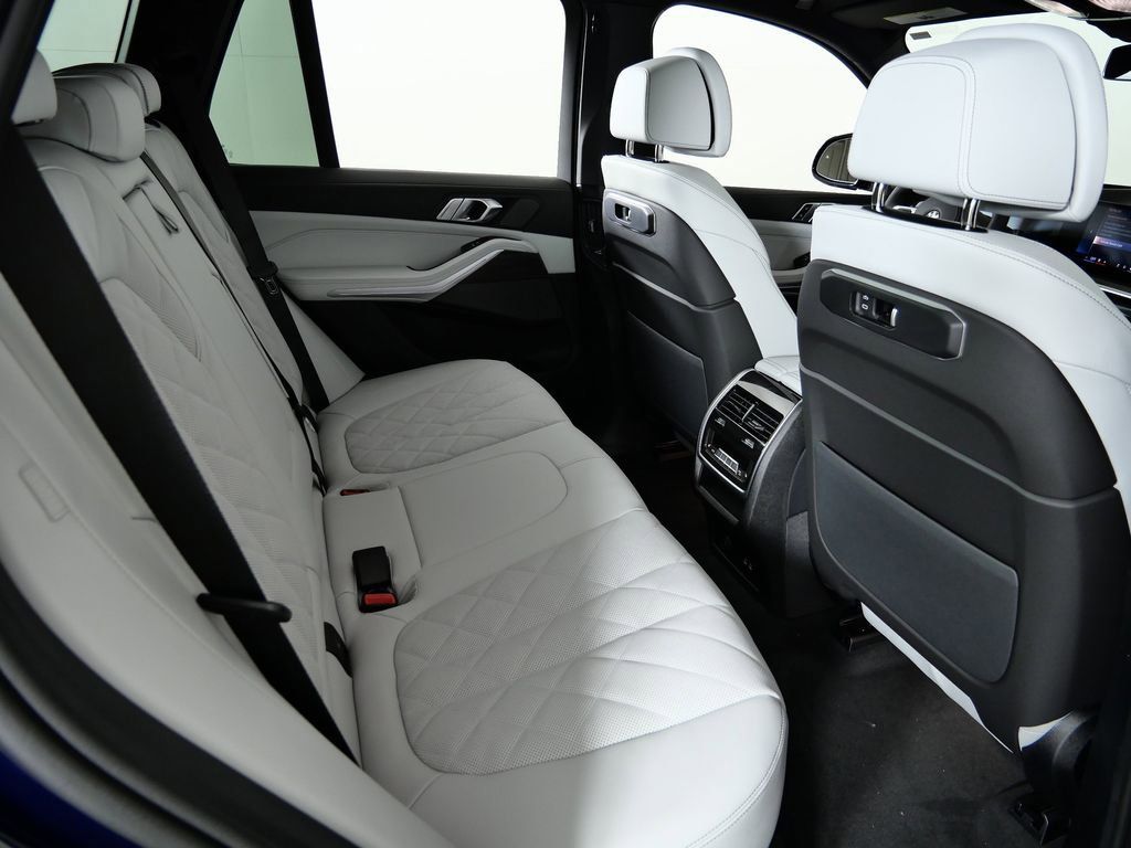 Thumbnail: 2026 BMW X5 - 28