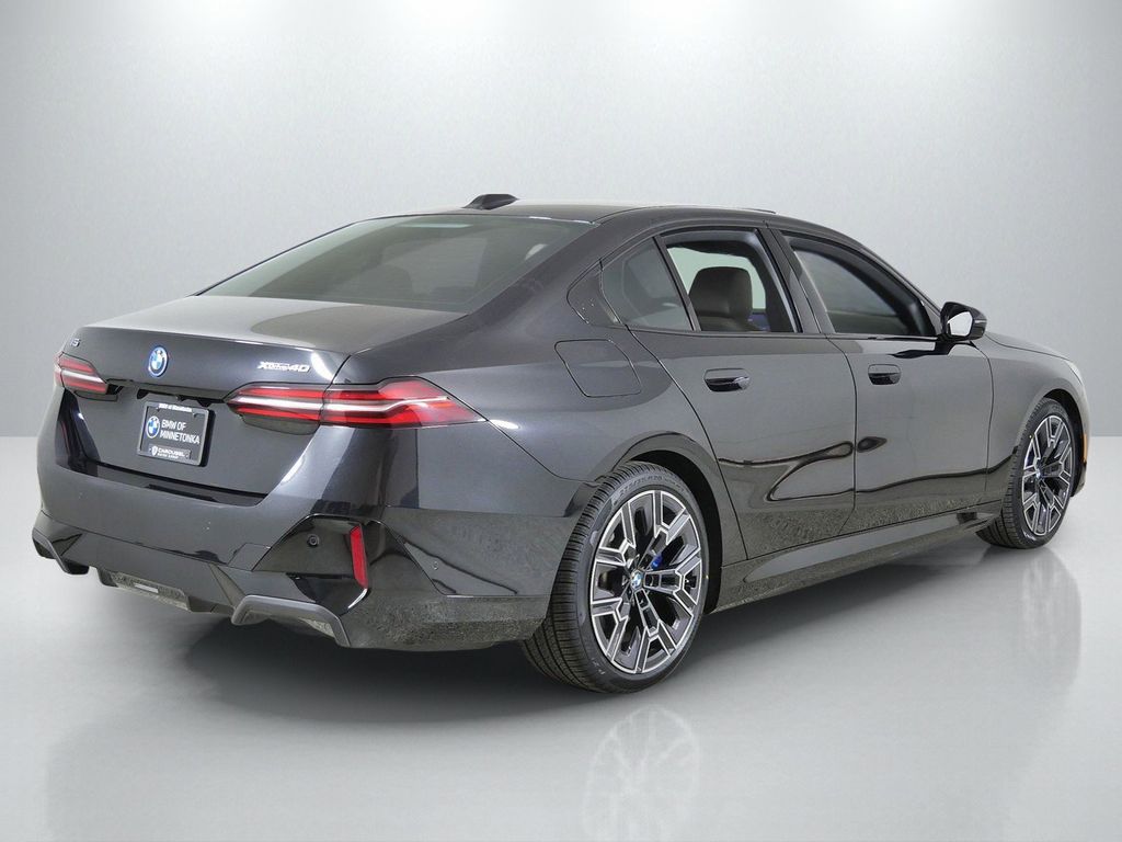 Thumbnail: 2026 BMW i5 - 10