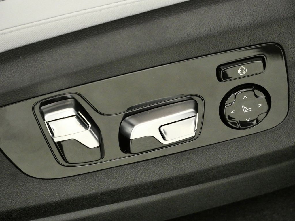 Thumbnail: 2026 BMW X5 - 22