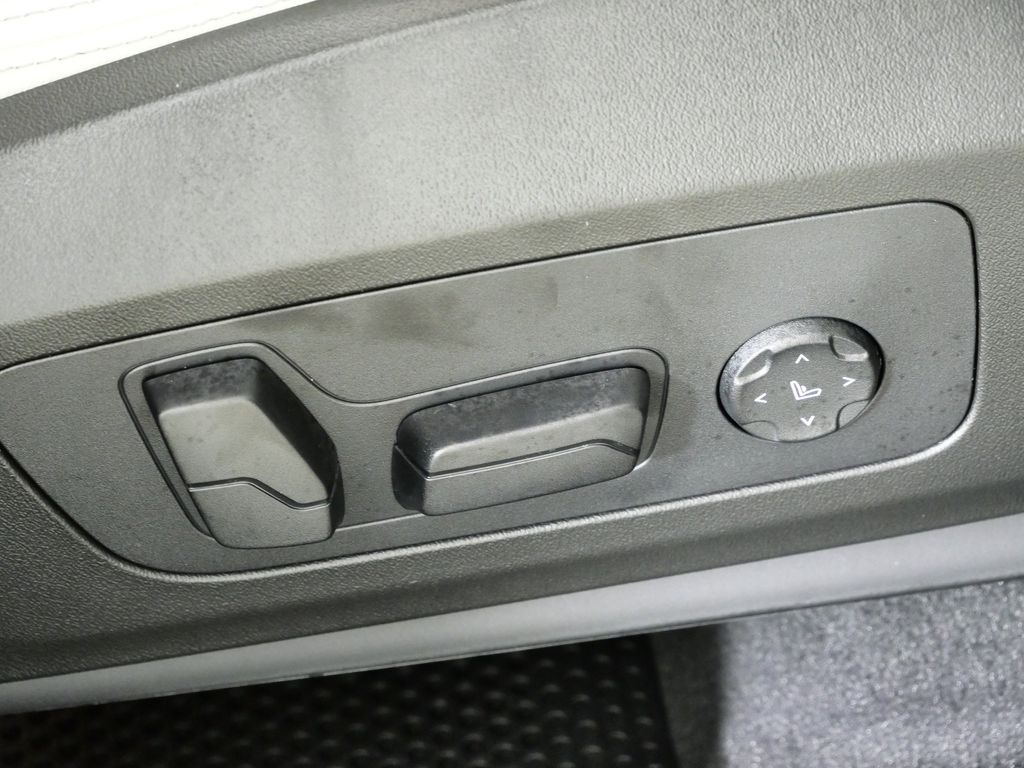 Thumbnail: 2026 BMW X1 - 22