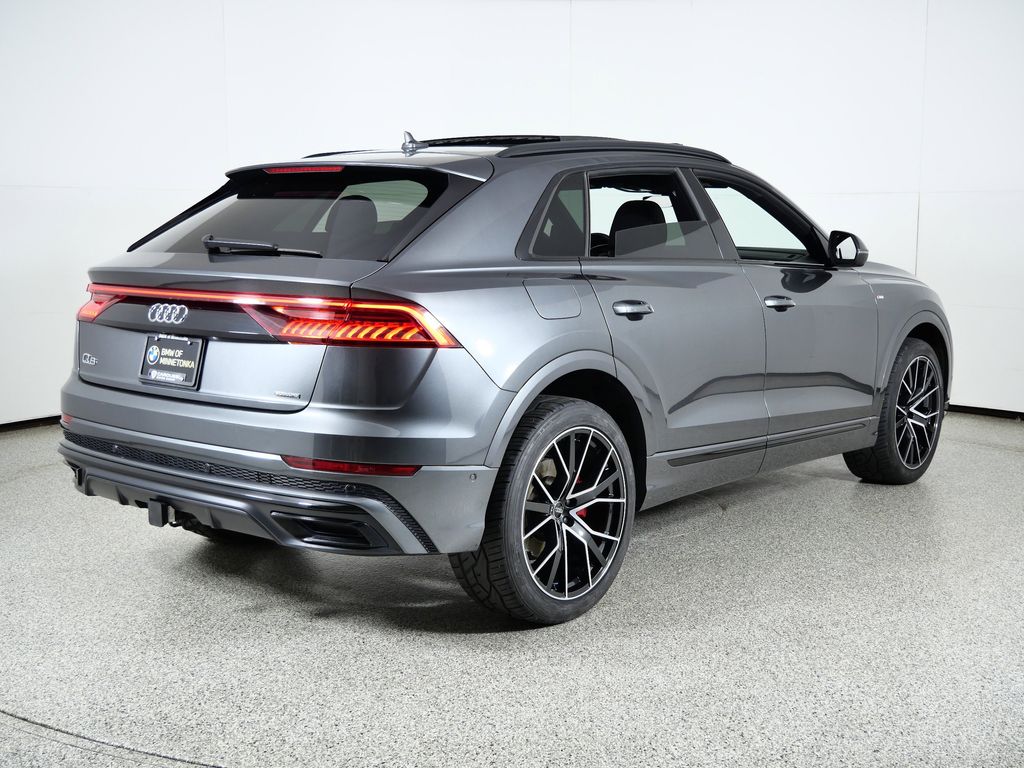 Thumbnail: 2020 Audi Q8 - 10