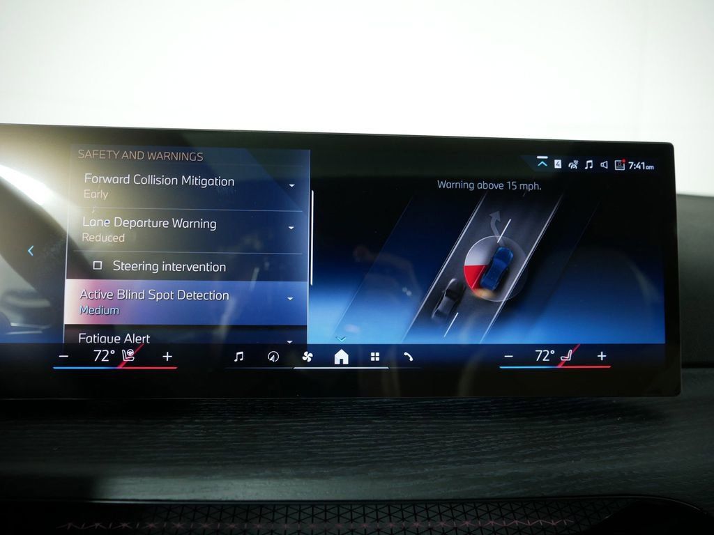 Thumbnail: 2025 BMW 4 Series - 45