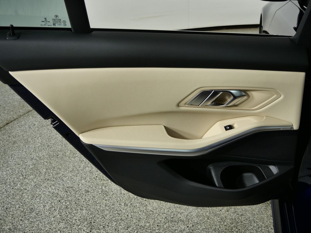 Thumbnail: 2023 BMW 3 Series - 33