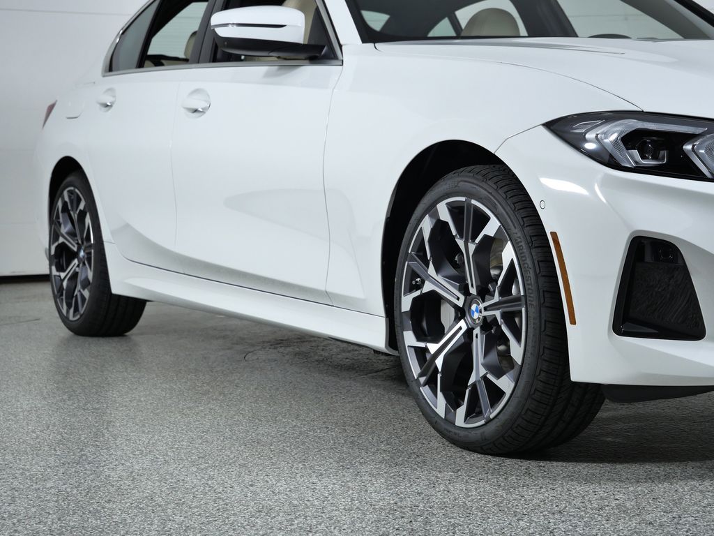 Thumbnail: 2026 BMW 3 Series - 6