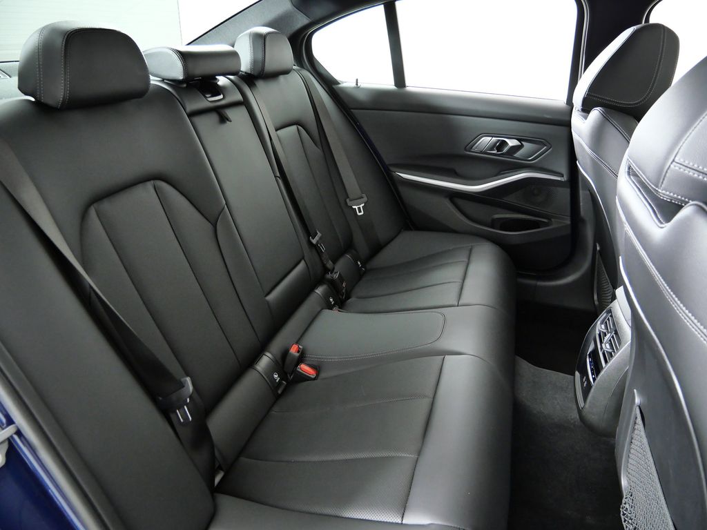 Thumbnail: 2023 BMW 3 Series - 31