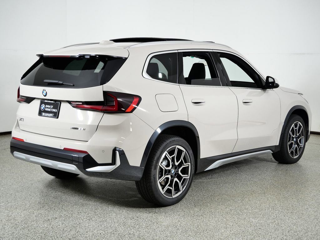 Thumbnail: 2026 BMW X1 - 11