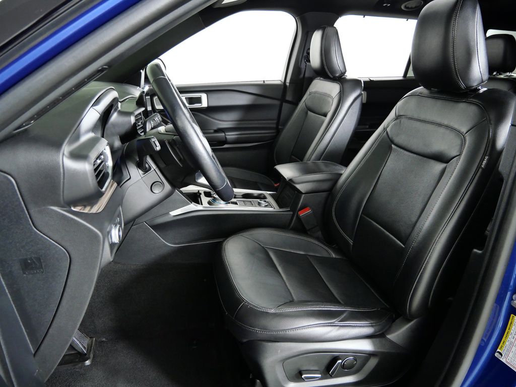 Thumbnail: 2020 Ford Explorer - 38