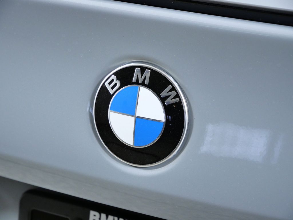 Thumbnail: 2026 BMW 5 Series - 11