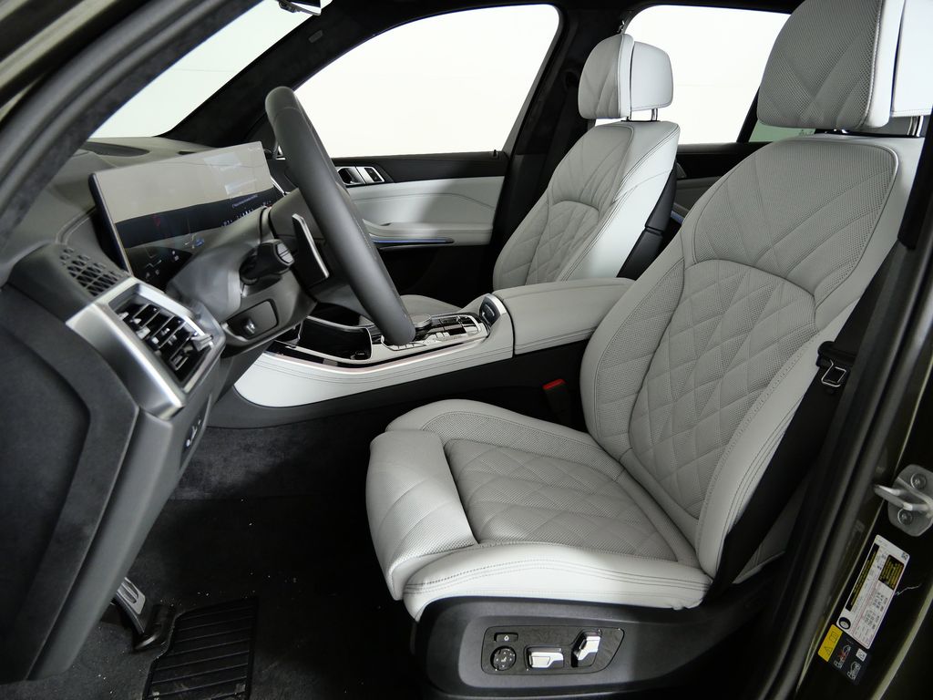 Thumbnail: 2026 BMW X5 - 36