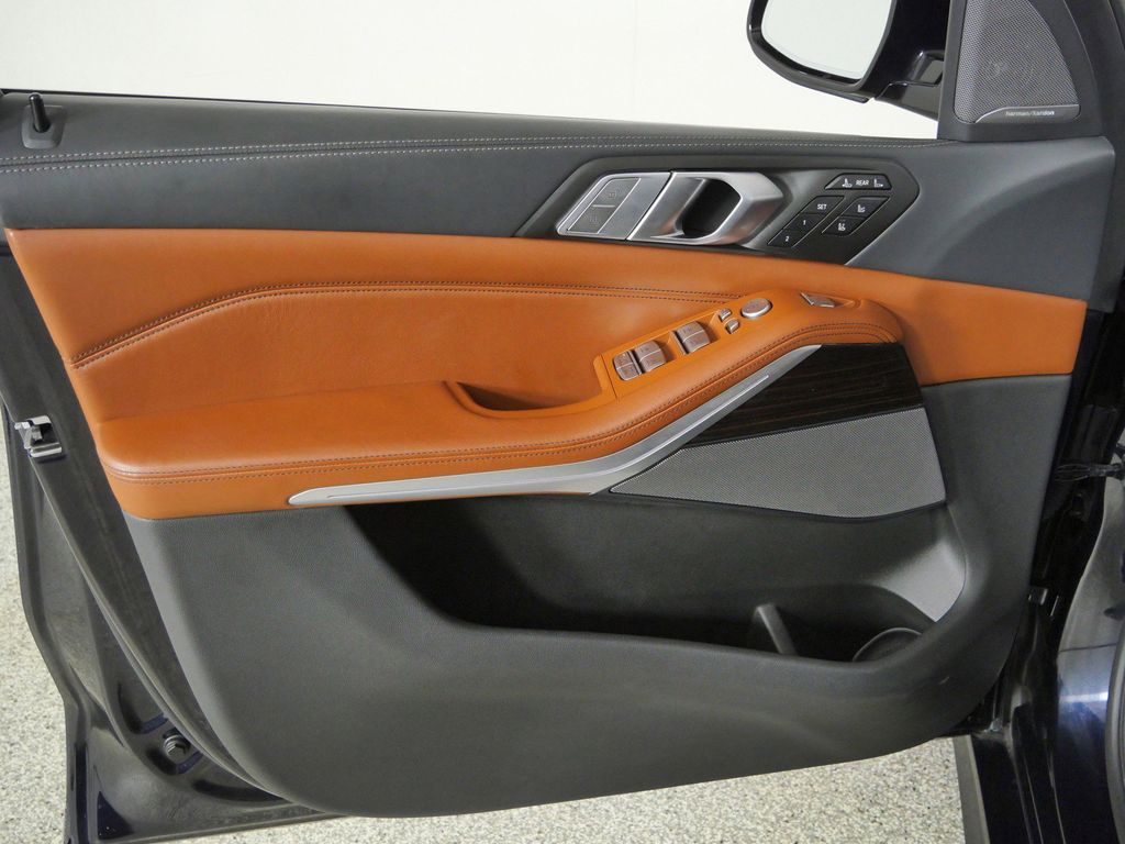 Thumbnail: 2021 BMW X7 - 35