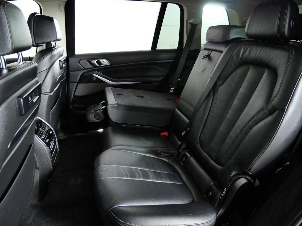 Thumbnail: 2021 BMW X7 - 35
