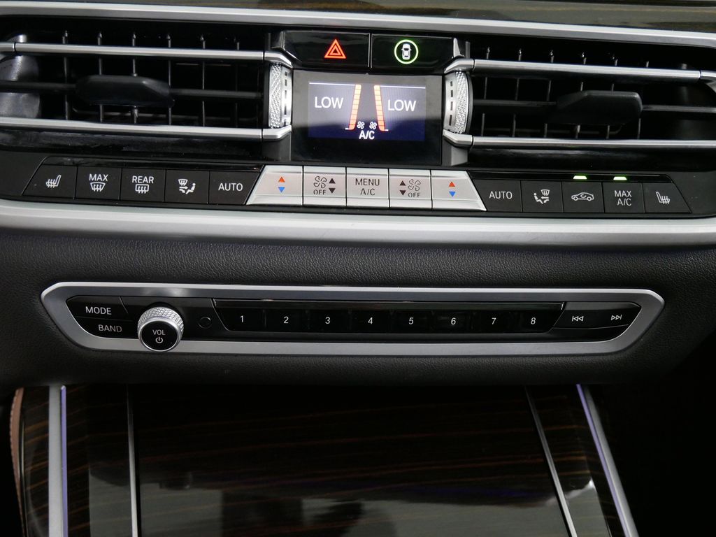 Thumbnail: 2021 BMW X7 - 47