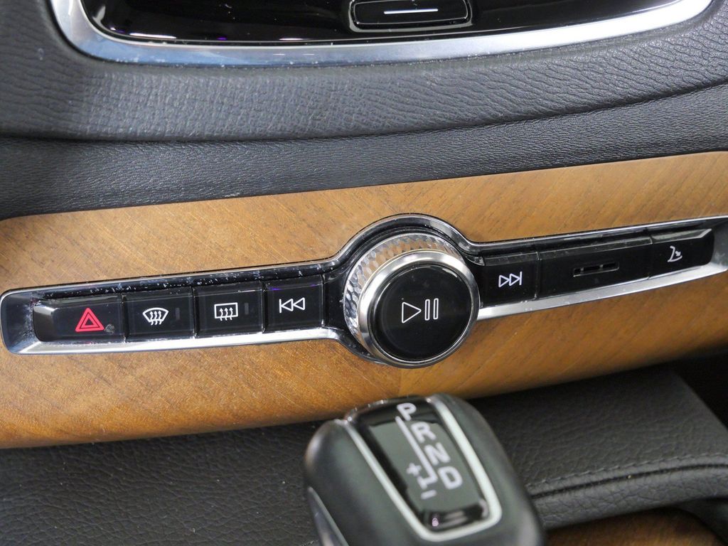Thumbnail: 2021 Volvo XC90 - 48