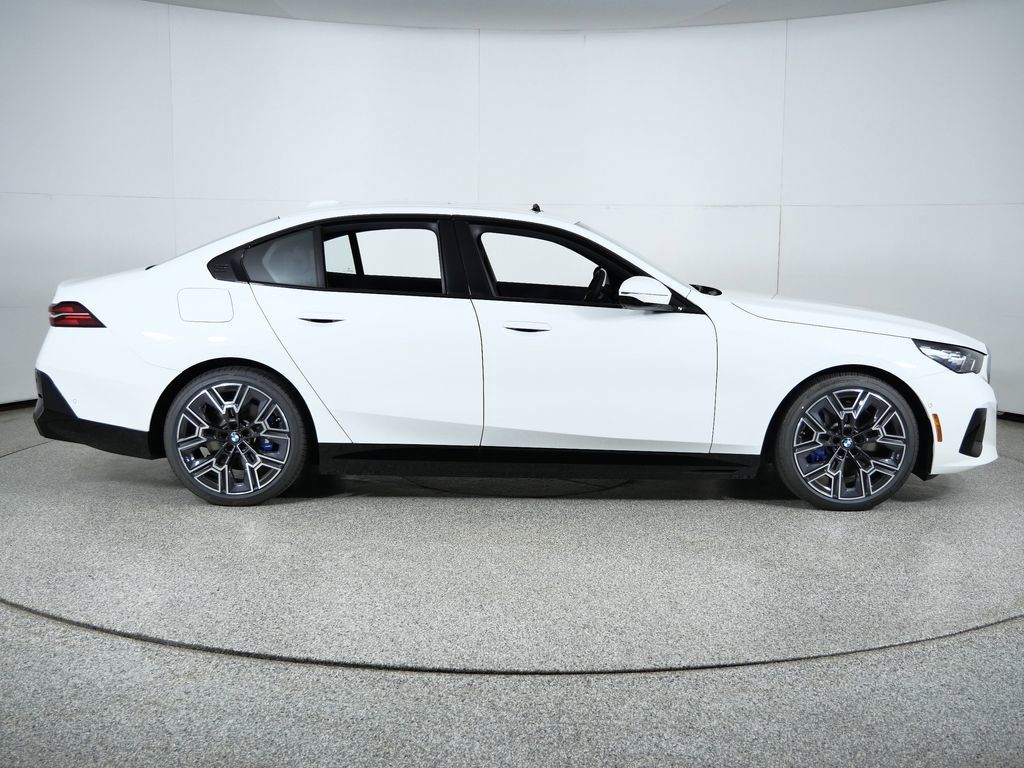 Thumbnail: 2026 BMW i5 - 10