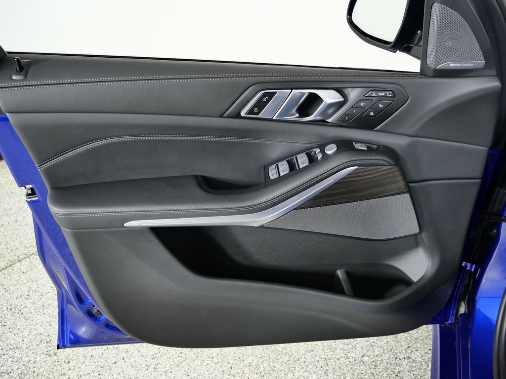 Thumbnail: 2025 BMW X7 - 39