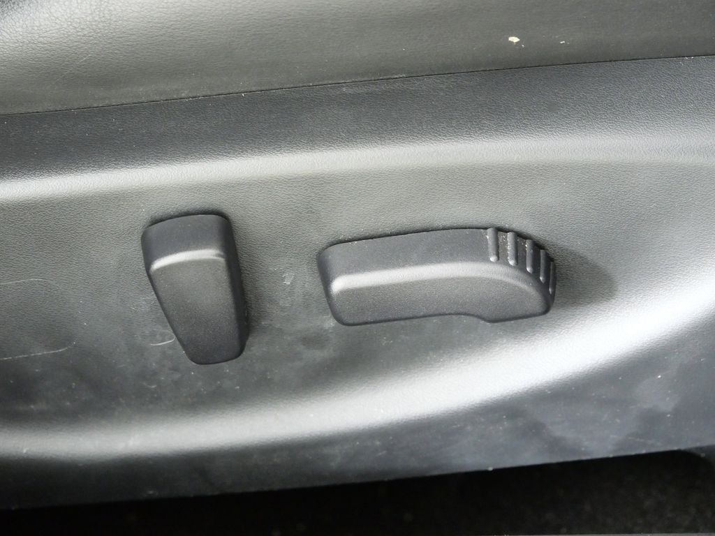 Thumbnail: 2016 Nissan Maxima - 22