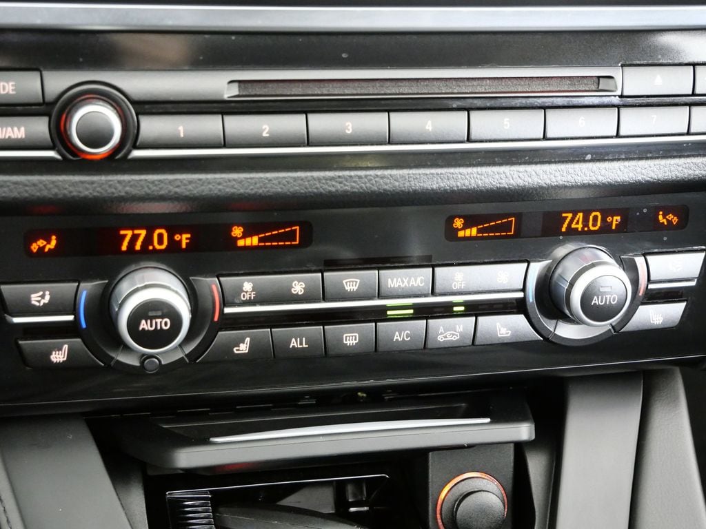 Thumbnail: 2013 BMW M5 - 45