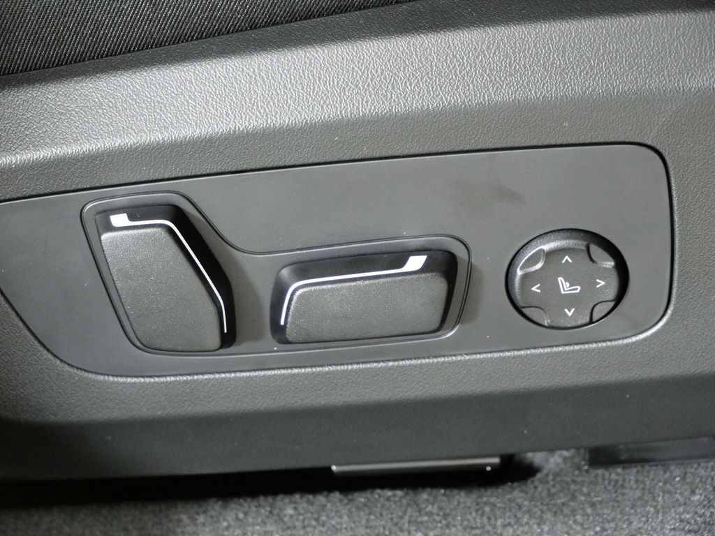 Thumbnail: 2026 BMW X3 - 23