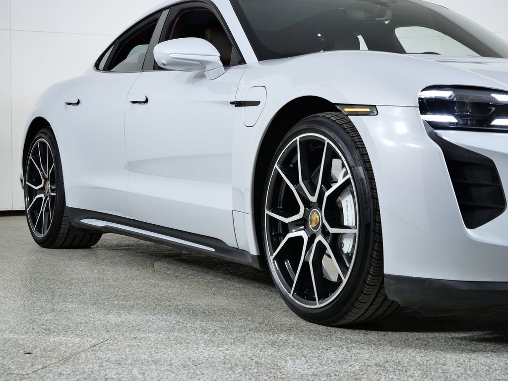 Thumbnail: 2024 Porsche Taycan - 7