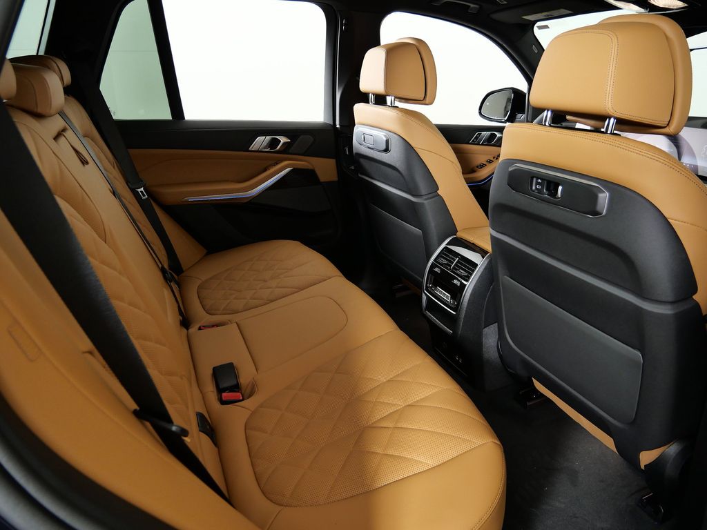 Thumbnail: 2026 BMW X5 - 26