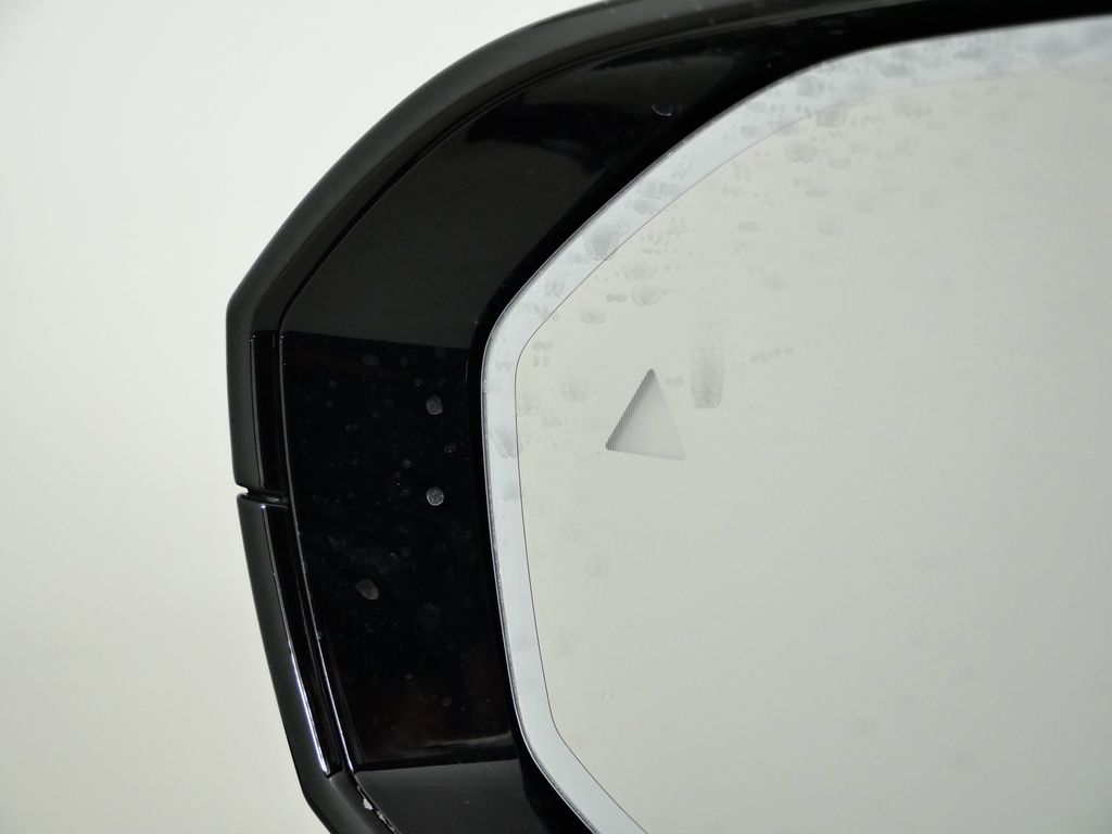 Thumbnail: 2026 BMW M5 - 37