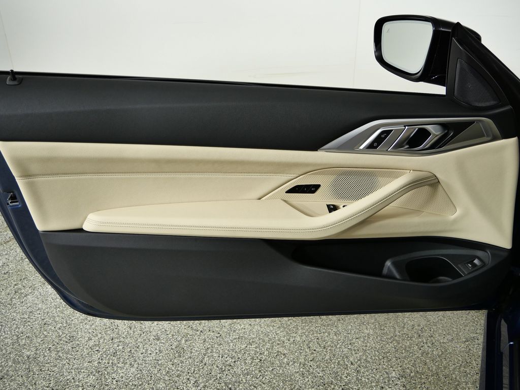 Thumbnail: 2025 BMW 4 Series - 33