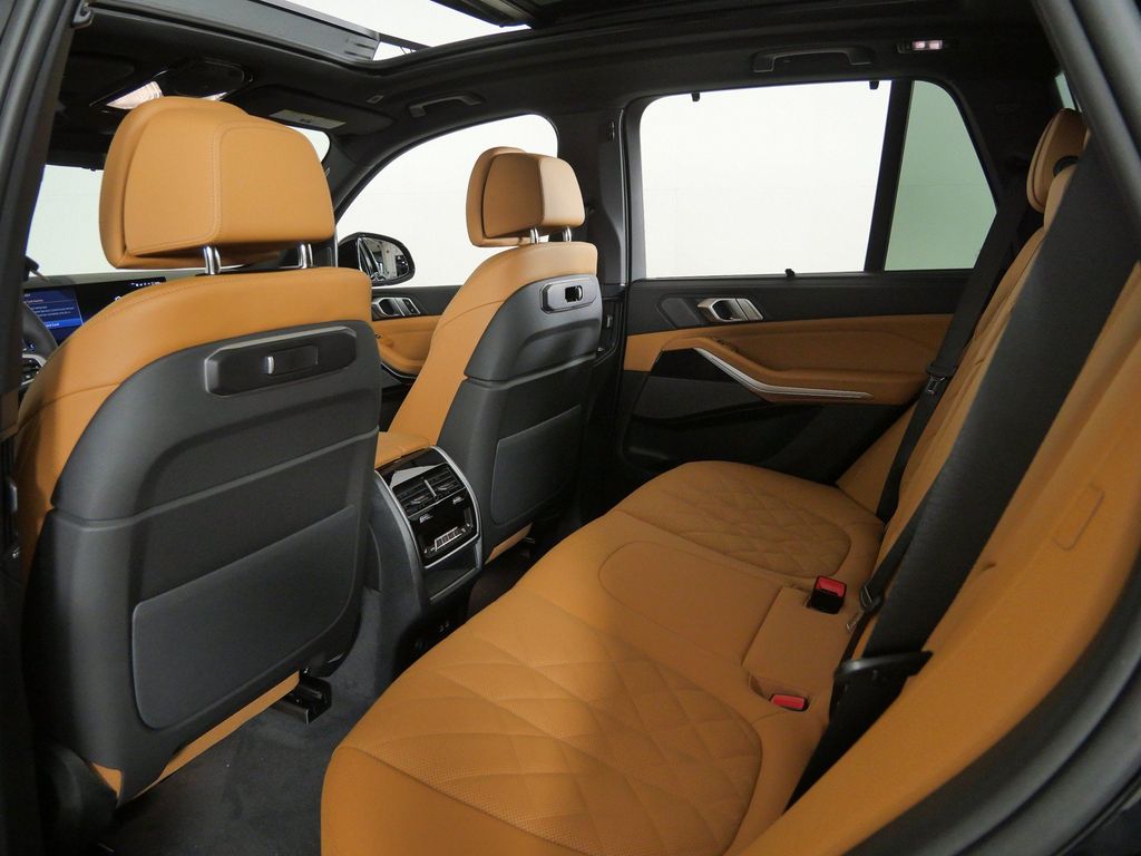 Thumbnail: 2026 BMW X5 - 32