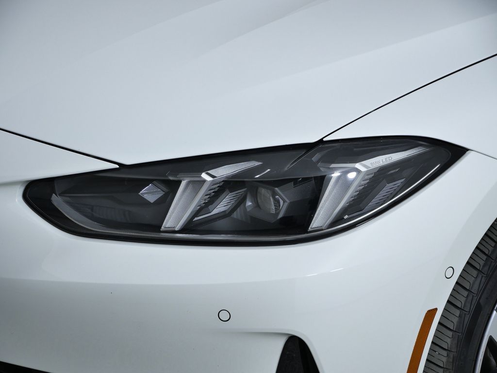 Thumbnail: 2025 BMW 4 Series - 4