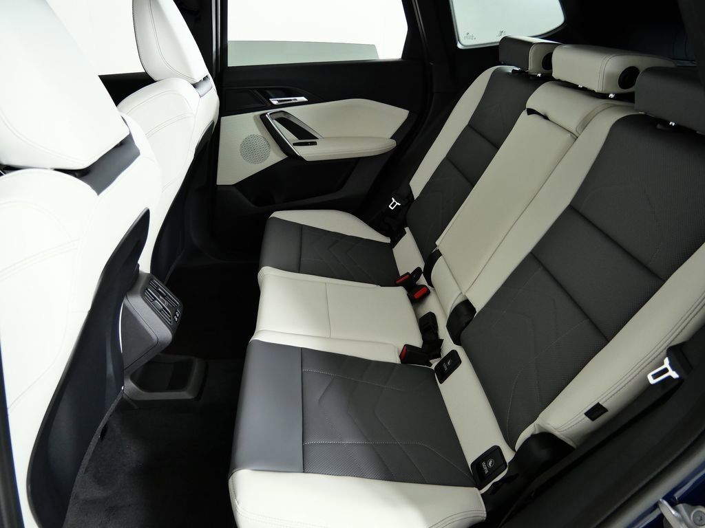 Thumbnail: 2026 BMW X1 - 32