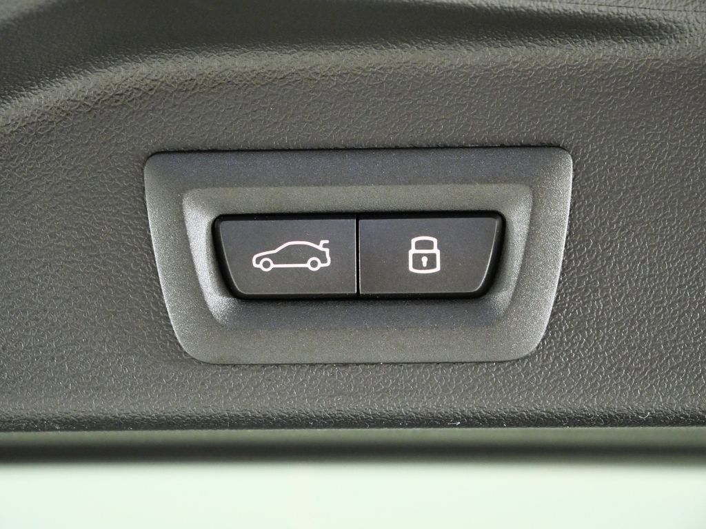 Thumbnail: 2026 BMW X5 - 30