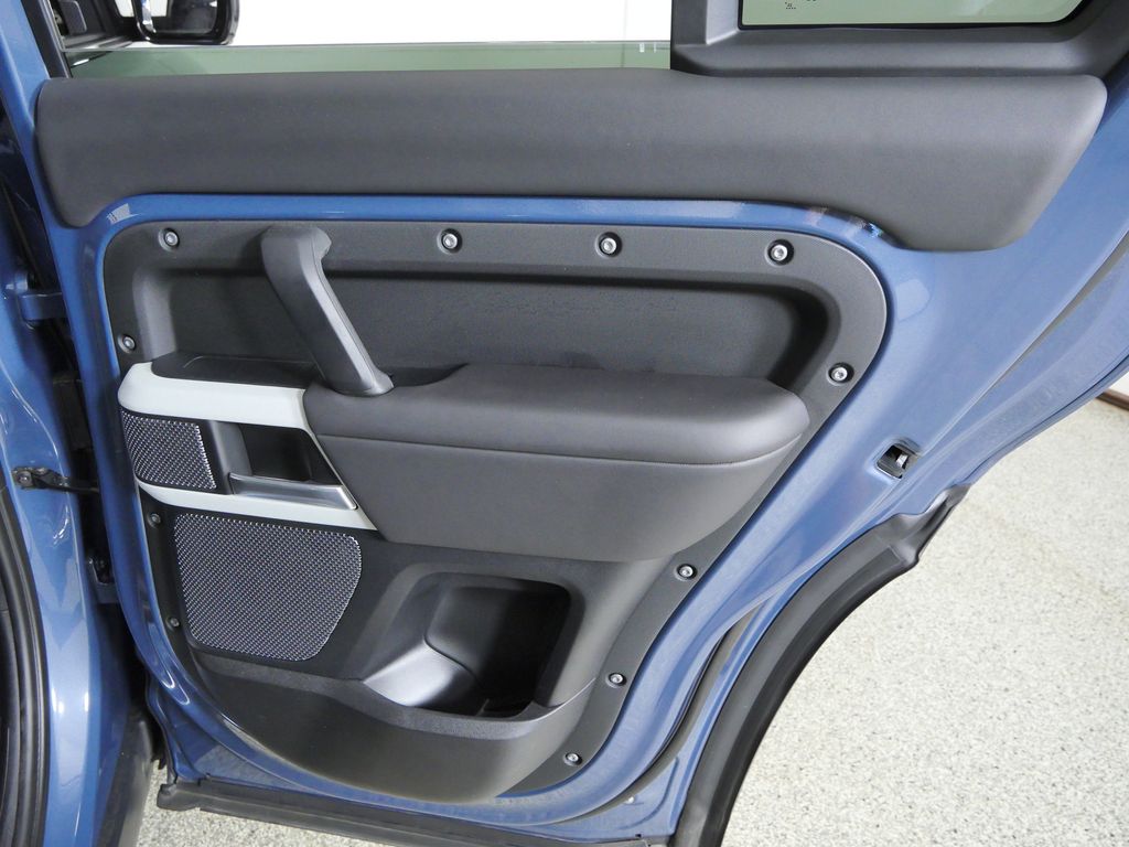 Thumbnail: 2024 Land Rover Defender - 24