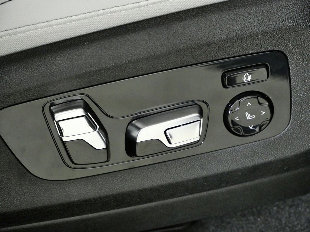 Thumbnail: 2026 BMW X5 - 22