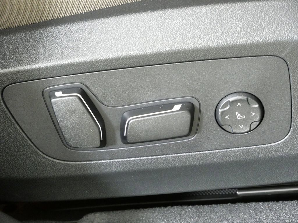 Thumbnail: 2026 BMW X3 - 23