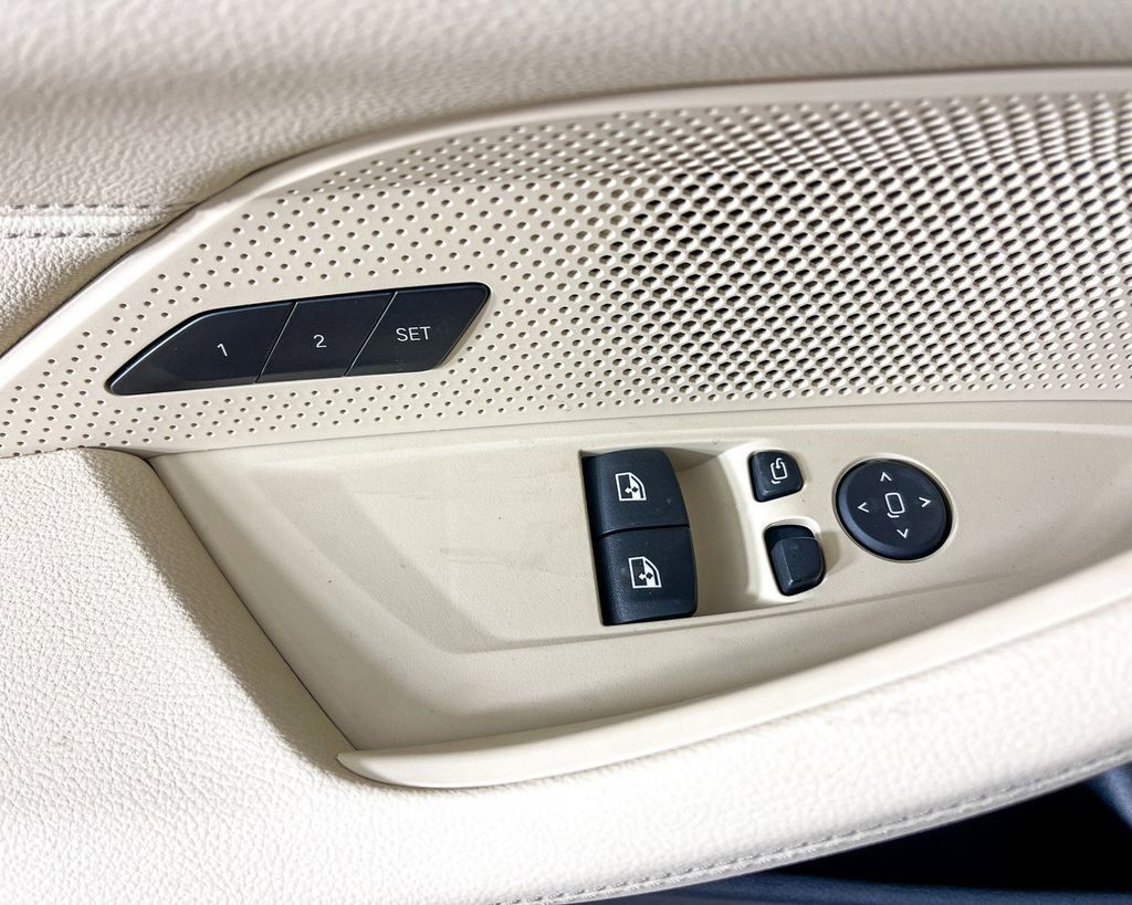 Thumbnail: 2025 BMW 4 Series - 37