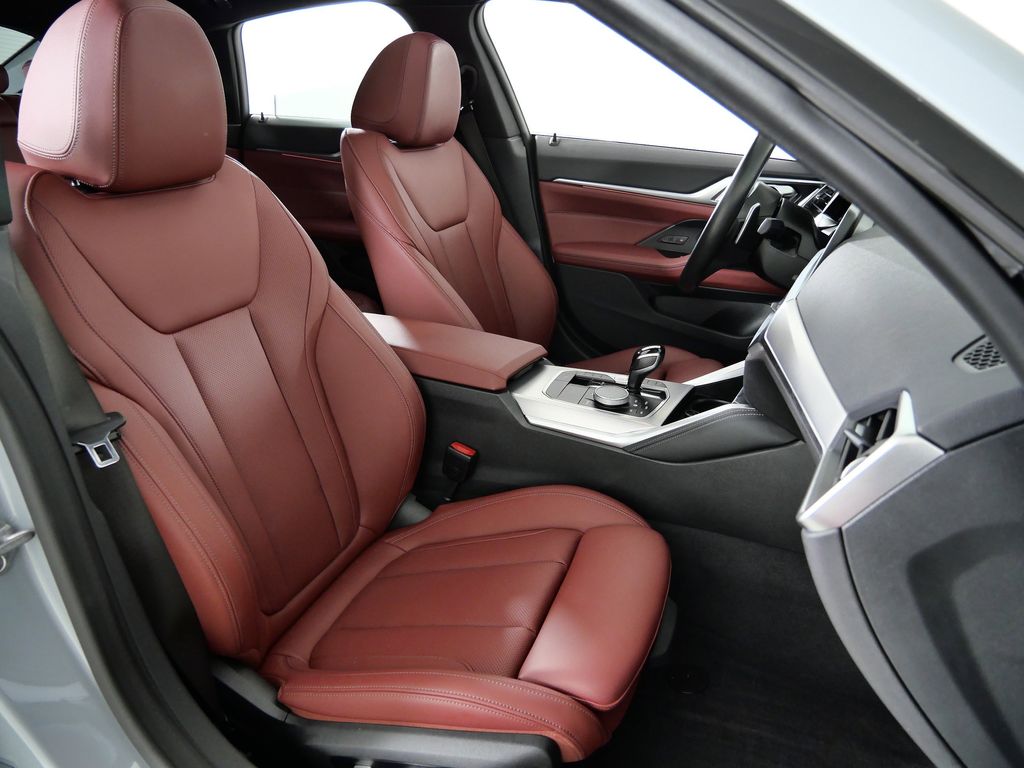 Thumbnail: 2022 BMW 4 Series - 26