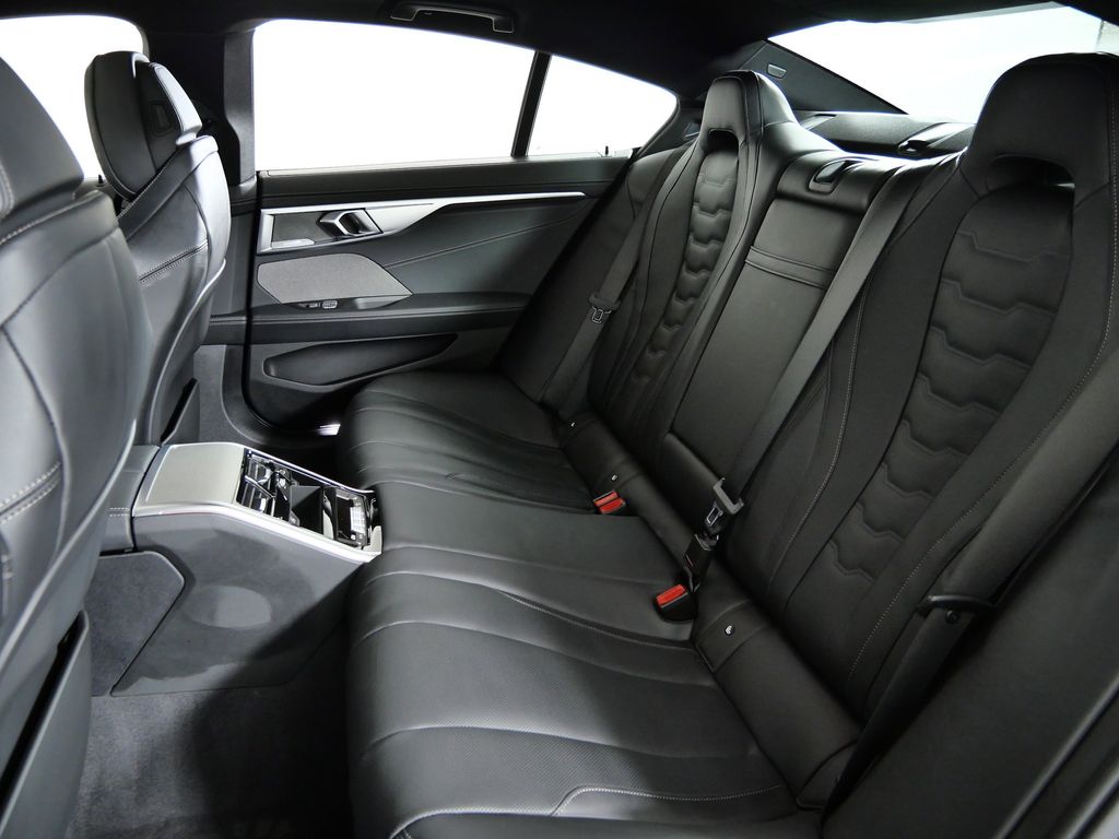 Thumbnail: 2026 BMW 8 Series - 32