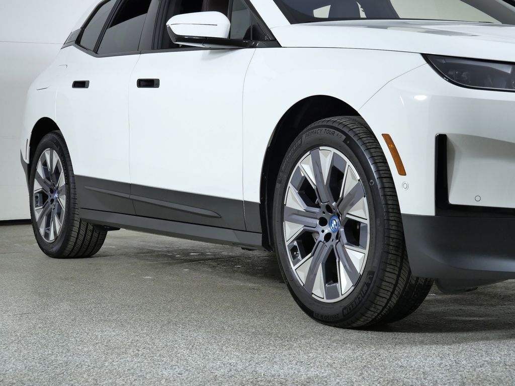 Thumbnail: 2025 BMW iX - 8