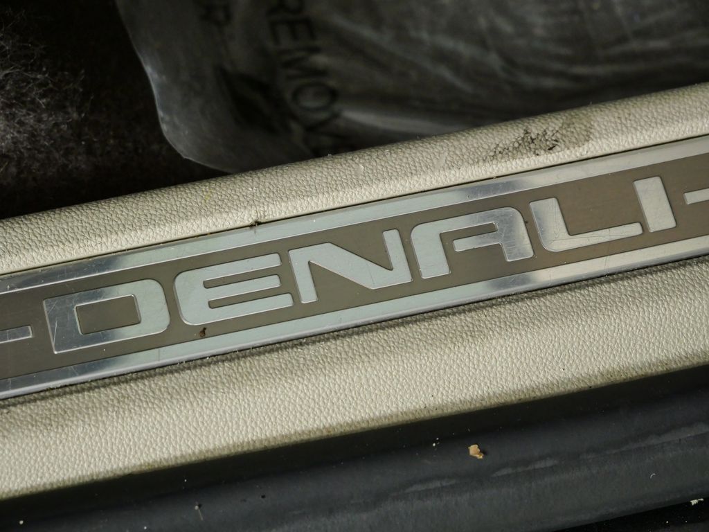 Thumbnail: 2017 GMC Acadia - 24