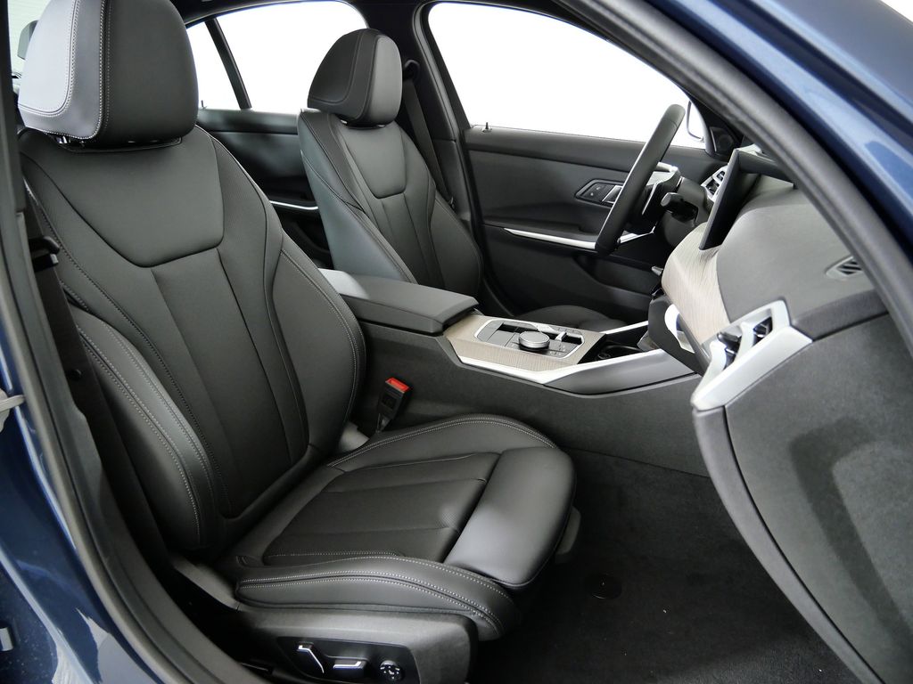 Thumbnail: 2026 BMW 3 Series - 21