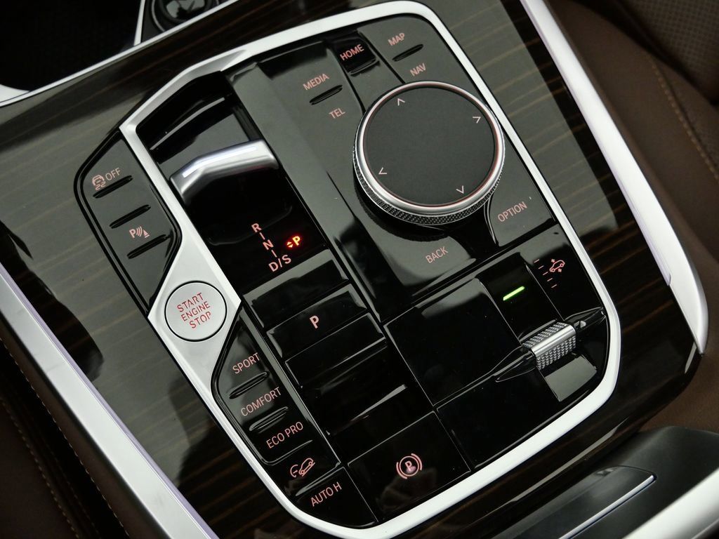 Thumbnail: 2026 BMW X7 - 50