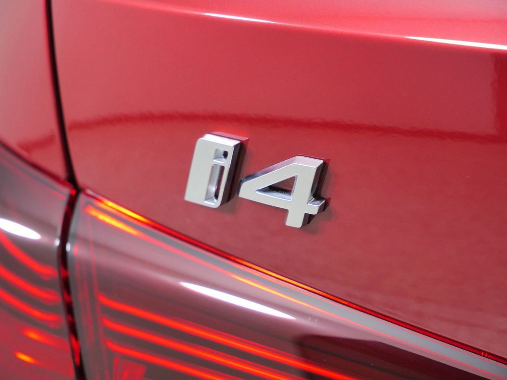 Thumbnail: 2026 BMW i4 - 13
