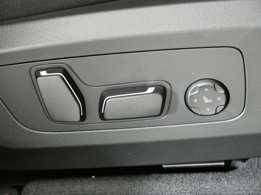 Thumbnail: 2026 BMW X3 - 23