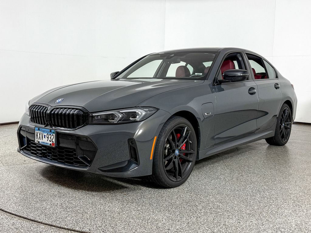 Thumbnail: 2023 BMW 3 Series - 1