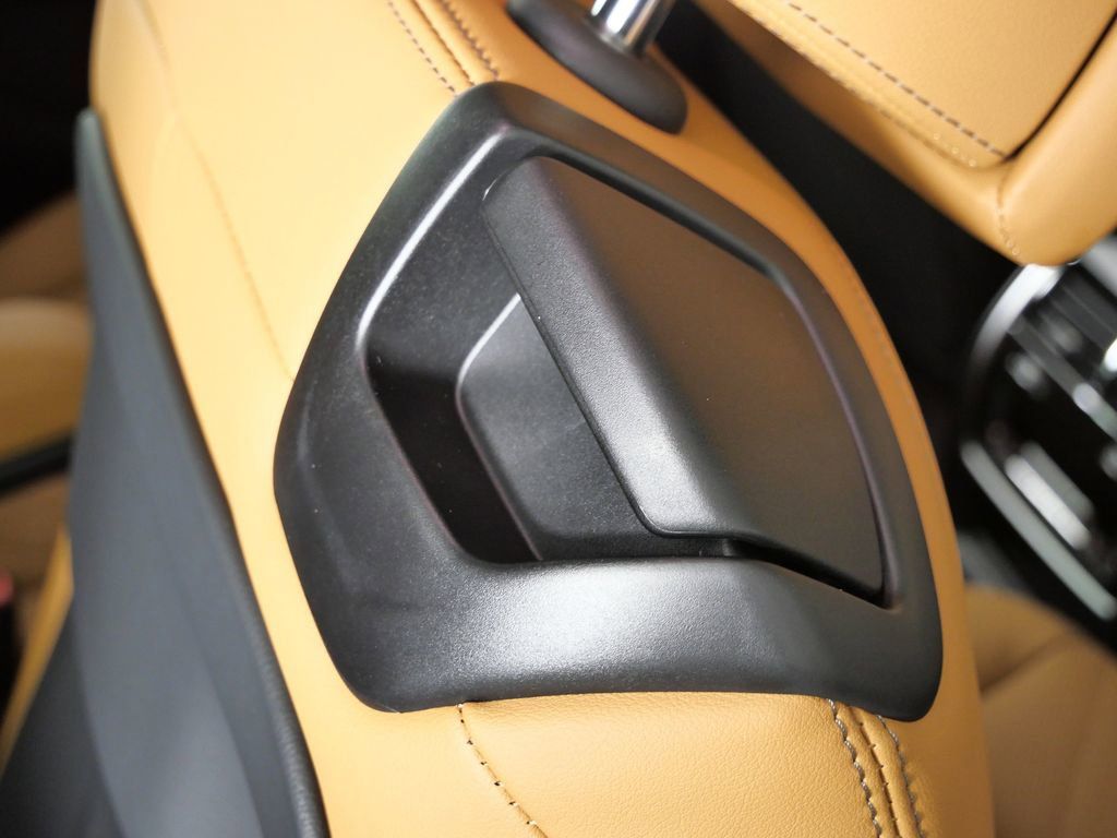 Thumbnail: 2026 BMW X7 - 30