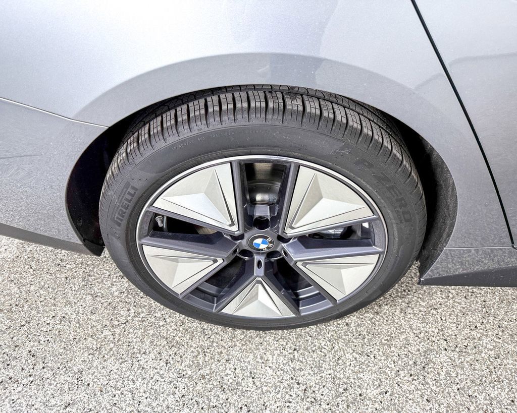 Thumbnail: 2025 BMW i4 - 20