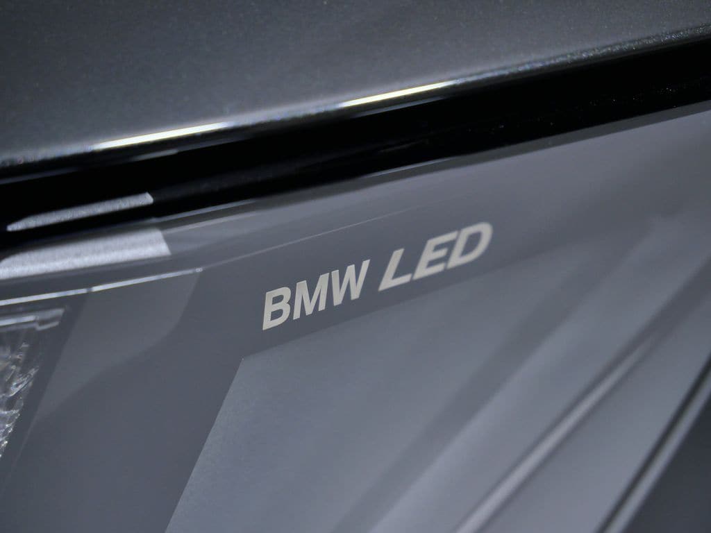 Thumbnail: 2026 BMW iX - 4