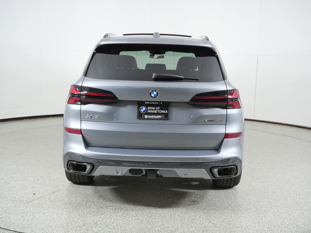 Thumbnail: 2026 BMW X5 - 10