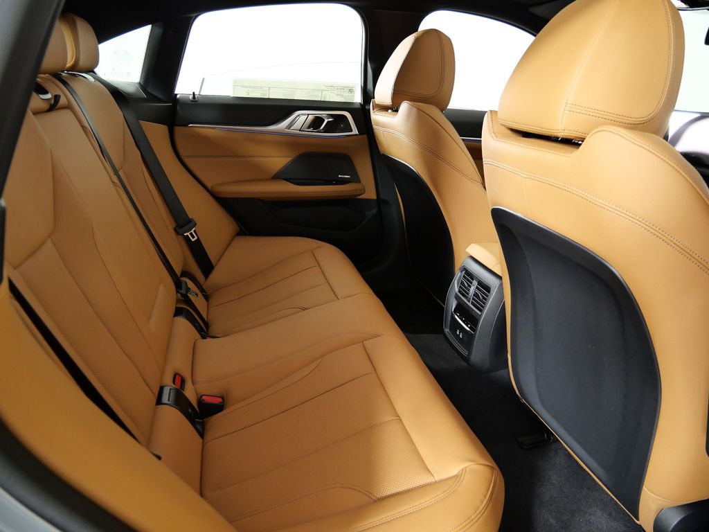 Thumbnail: 2026 BMW i4 - 25