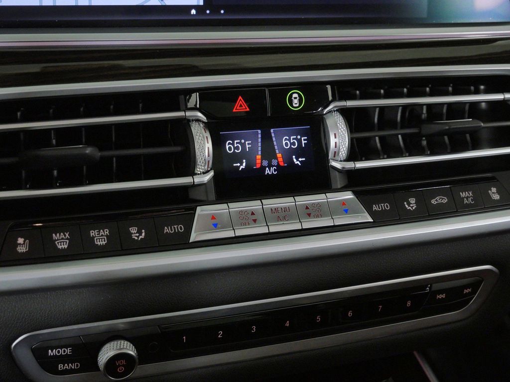 Thumbnail: 2021 BMW X7 - 46