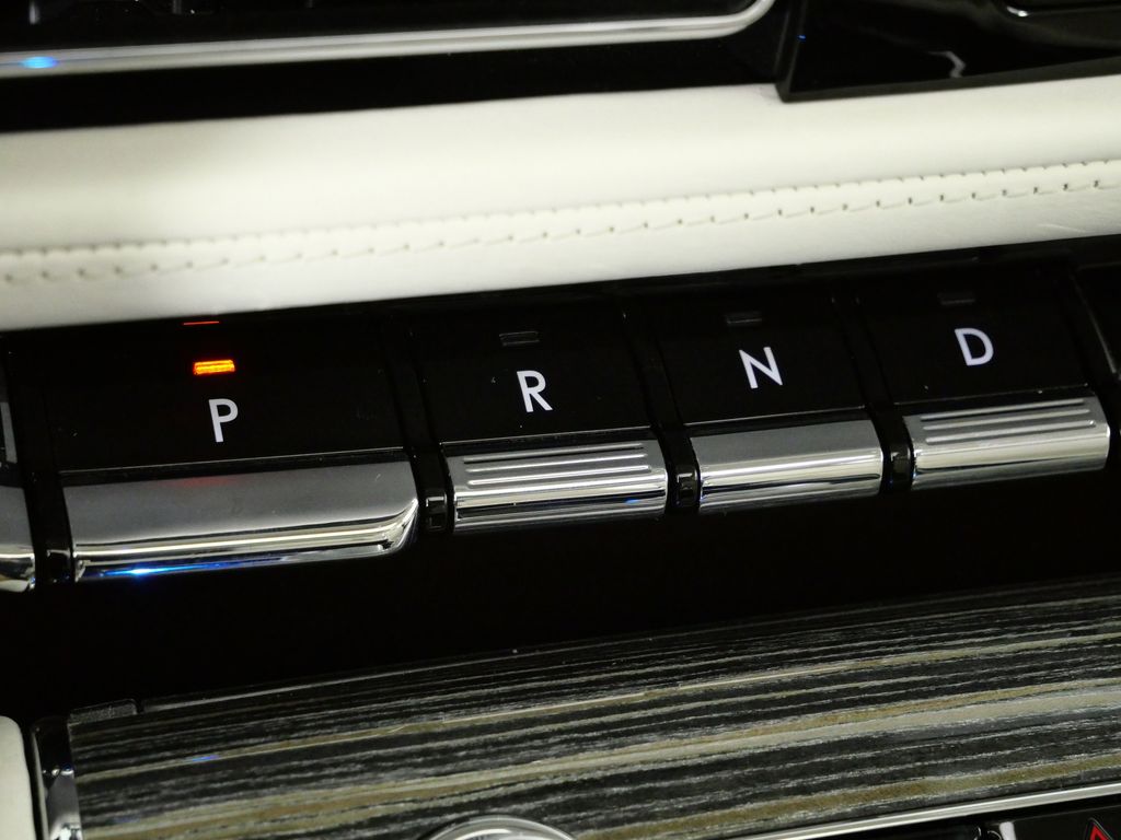 Thumbnail: 2020 Lincoln Aviator - 47